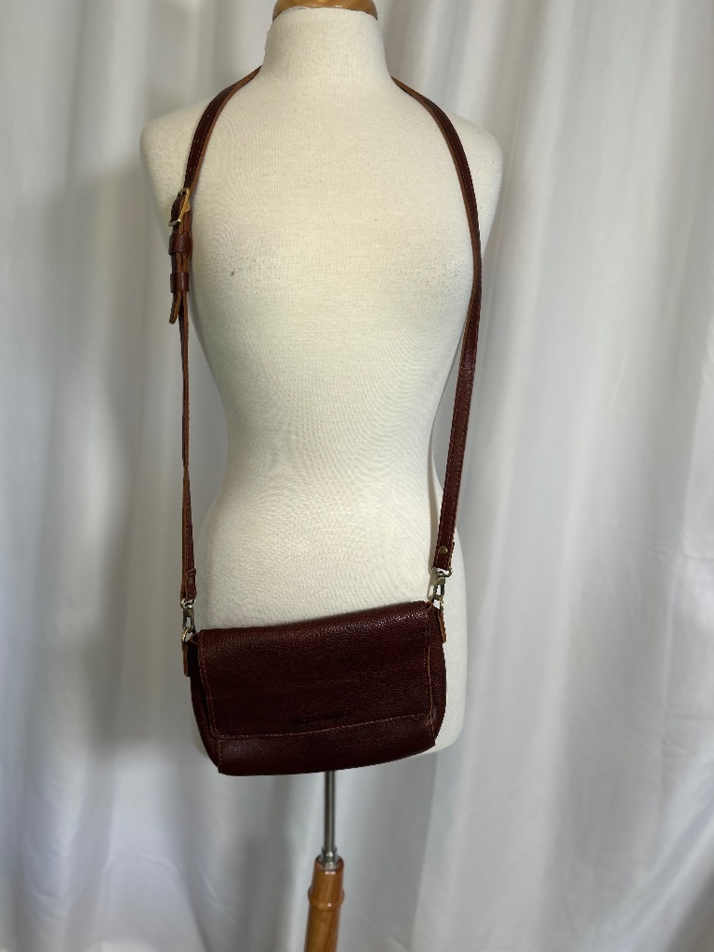 PORTLAND LEATHER PEBBLED LEATHER CROSSBODY BAG